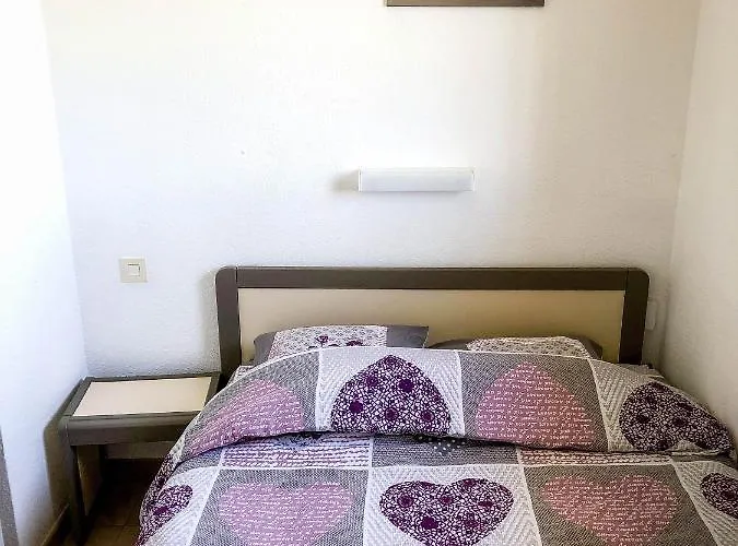 Agathos Semesterbostad *